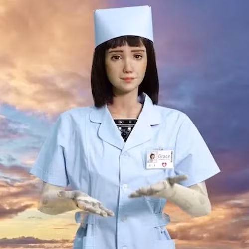 "Tôi sẽ làm việc cùng với con người để cung cấp hỗ trợ và trợ giúp và sẽ không thay thế bất kỳ công việc hiện có nào", robot Grace dự đoán.