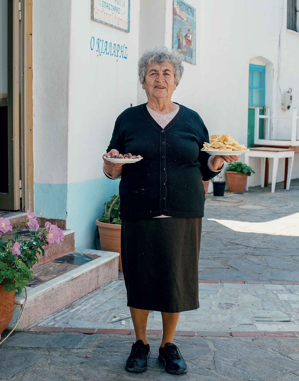 Theo nghiên cứu của các chuyên gia, cứ 3 người sống trên đảo Ikaria, Hy Lạp thì có một người sống thọ hơn 90 tuổi. Thêm nữa, tỉ lệ những người có tuổi thọ trên 90 của đảo Ikaria cao gấp 10 lần so với công dân các nước châu Âu.