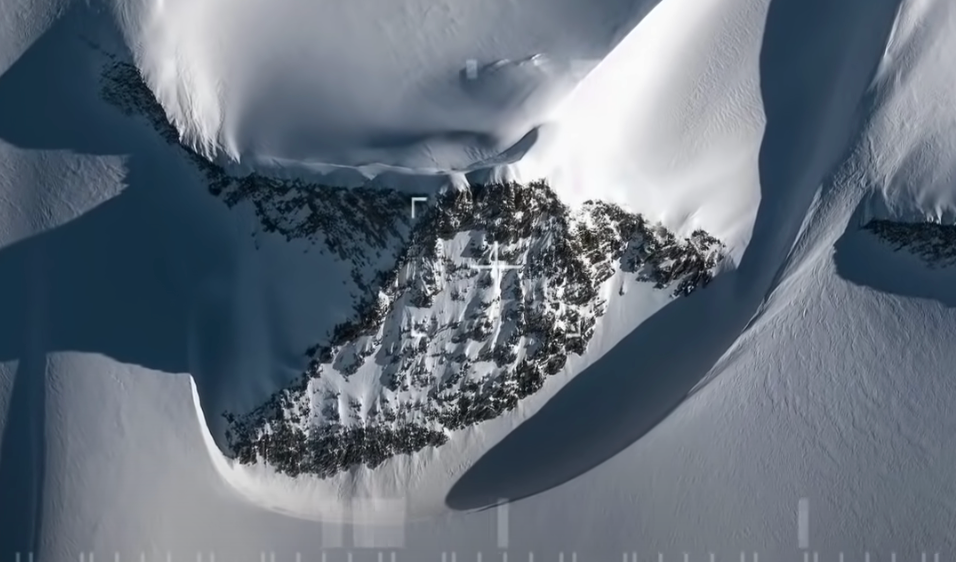 Theo giáo sư Eric, "kim tự tháp" trong tự nhiên thực ra là một đặc điểm chung ở các khu vực phủ đầy băng giá. Nó không phải là một dạng cấu trúc phức tạp. Hình dáng đặc biệt của đỉnh núi ở Nam Cực chỉ là sự trùng hợp ngẫu nhiên.