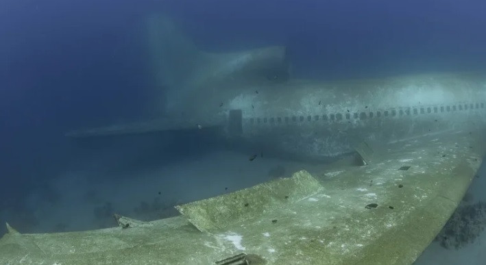 Theo hãng tin Jordan Petra, sau nhiều năm bị bỏ quên tại sân bay quốc tế King Hussein gần bờ biển Đỏ, chiếc máy bay này bị đánh chìm xuống vịnh Aqaba của Jordan.