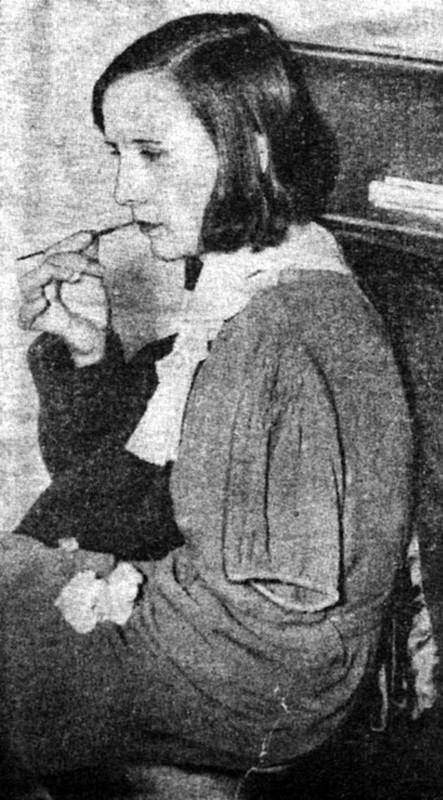 Năm 1925, một số nữ công nhân đầu tiên tử vong do nhiễm độc radium. Tất cả có những triệu chứng: thiếu máu, gãy xương, đau răng, hoại tử hàm... vì bị radium ăn mòn cơ thể. Họ qua đời sau vài năm bị bệnh tật hành hạ.