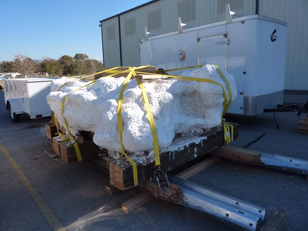 Sau nhiều năm nghiên cứu, các chuyên gia đã xác định được những thông tin giá trị về khối đá khủng này.