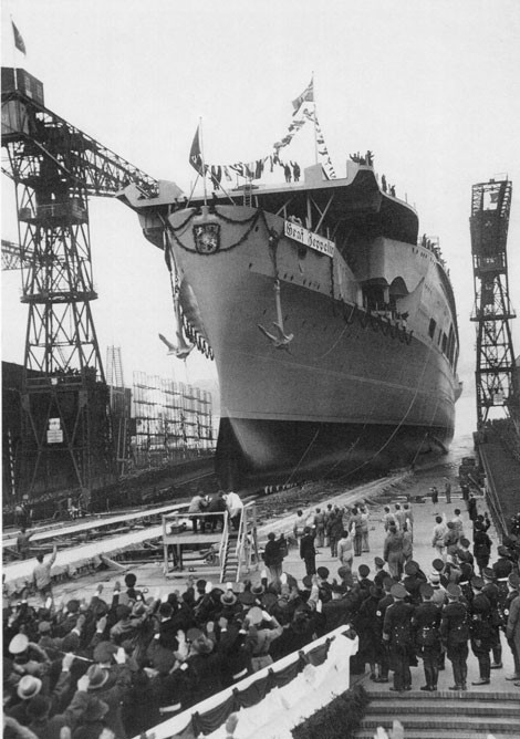 Theo thiết kế, Graf Zeppelin có thể đạt vận tốc 65 km/h khiến nó trở thành tàu sân bay nhanh nhất từng được chế tạo vào thời điểm đó. Tàu sân bay này cũng được trang bị vũ khí phòng không mạnh do không có biên đội hộ tống.