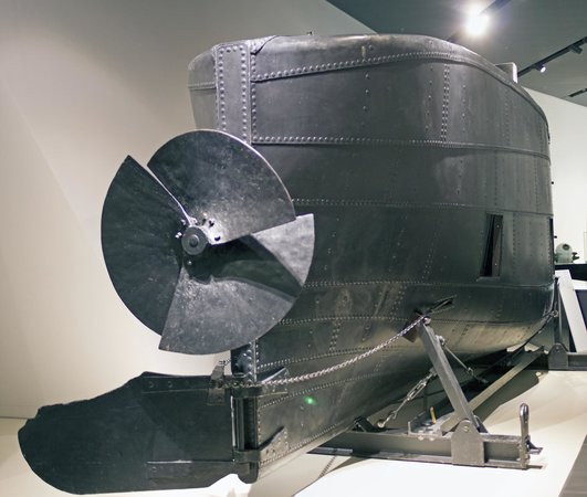 Ngày 1/2/1851, tàu ngầm Brandtaucher được thử nghiệm ở cảng Kiel và bị chìm do bị rò rỉ nước vào bên trong. Đến năm 1887, con tàu được trục vớt. Hiện nó được trưng bày trong Bảo tàng lịch sử quân đội Đức tại Dresden.