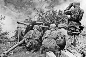 Diễn ra từ năm 1939 - 1945, Thế chiến 2 là cuộc chiến tranh quy mô lớn với sự tham gia của hơn 50 quốc gia và vùng lãnh thổ trên thế giới. Cuộc chiến tranh khốc liệt, đẫm máu này diễn ra ở cả trên bộ, trên biển và trên không.