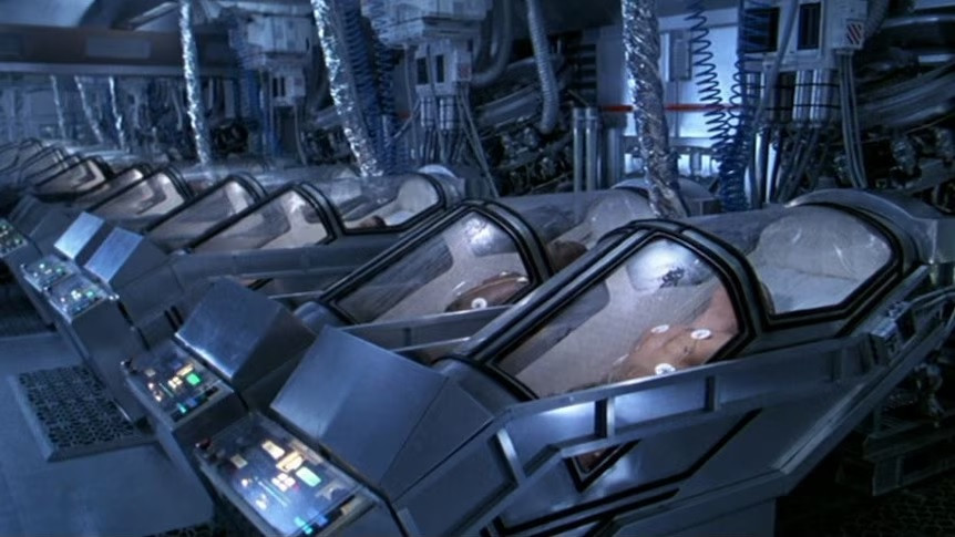 Một số người đã sẵn sàng bỏ ra hàng chục cho tới hàng trăm ngàn USD cho các công ty cung cấp dịch vụ đông lạnh thi thể chờ hồi sinh. Họ hy vọng với những tiến bộ y tế và công nghệ trong tương lai thì bản thân sẽ có cơ hội sống lại dù đã qua đời từ nhiều năm trước.