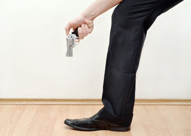 Hy huu: Vac sung di san ga rung, tu ban…vao minh chet tham