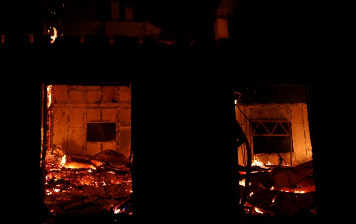 Bên trong một ngôi nhà bị “bà hỏa” ghé thăm.