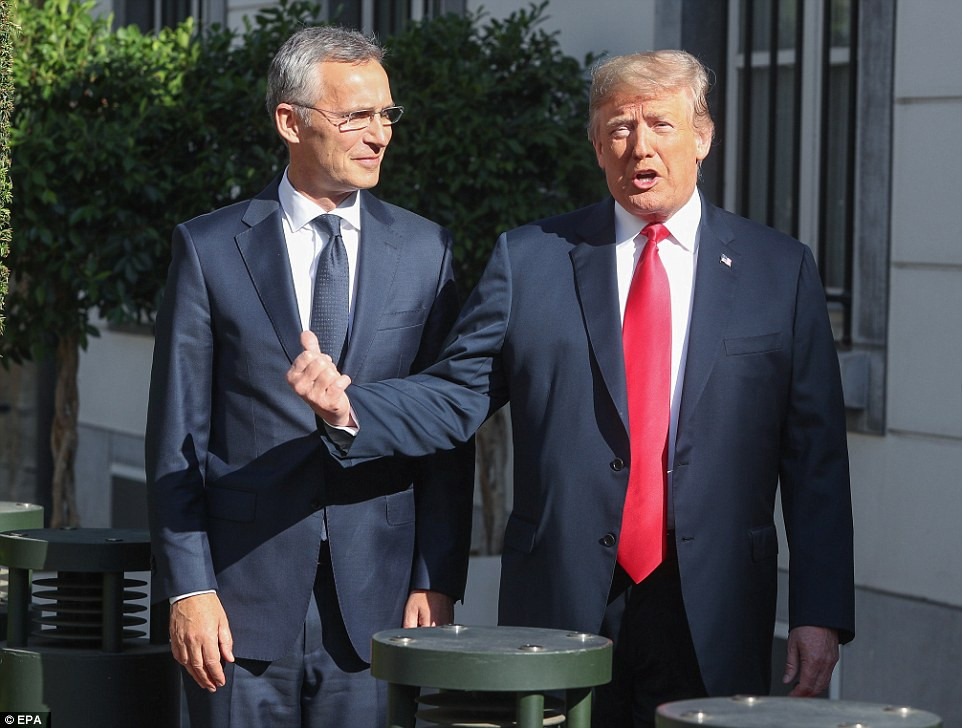 Phát biểu tại Thượng đỉnh NATO cùng ngày, Tổng thống Mỹ đã đề nghị các nước thành viên NATO tăng mức chi tiêu quốc phòng lên 4%, thay vì con số 2% như trước. Ảnh: EPA. 