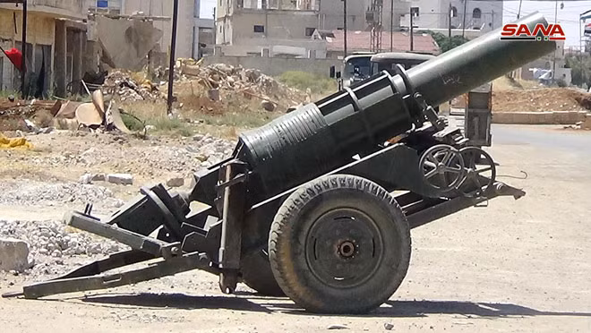 Trong những ngày tới, lực lượng FSA tại Daraa sẽ tiếp tục giao nộp vũ khí, trong đó có tên lửa dẫn hướng chống tăng do Mỹ cung cấp, cho lực lượng chính phủ Syria. Ảnh: SANA.