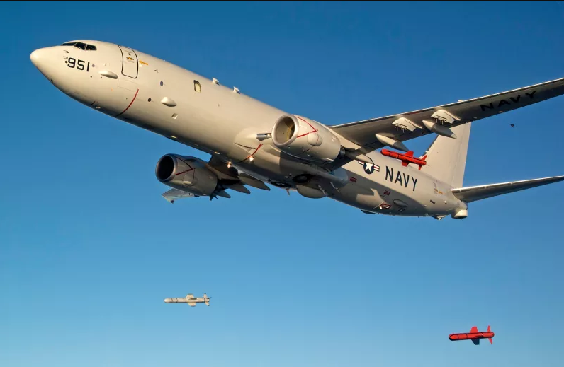 Trong khi đó mỗi chiếc P-8 của Không quân Australia chỉ có thể mang theo tối đa 4 tên lửa Harpoon, do đó nó có khá ít lựa chọn tấn công khi gặp biên đội tàu chiến đông đảo của đối phương. Ảnh: Hải quân Mỹ.