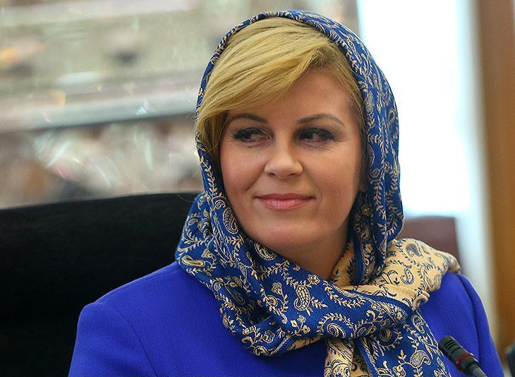 Từ năm 2011 đến 2014, bà giữ chức vụ Phó tổng thư ký phụ trách ngoại giao công cộng của NATO và là người phụ nữ đầu tiên được bổ nhiệm vào vị trí trợ lý Tổng thư ký NATO. Ảnh: Wikimedia Commons.