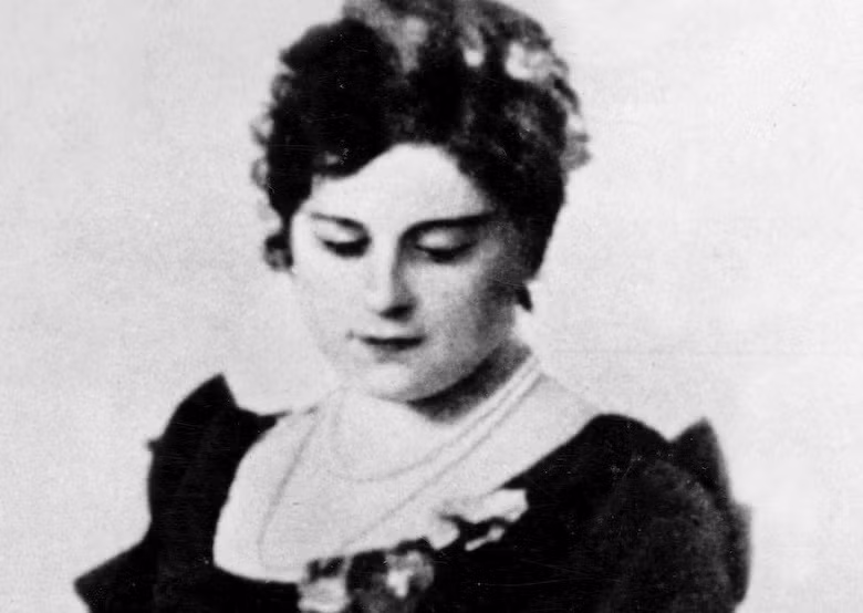 Bà Kato Svanidze kết hôn với lãnh tụ Stalin vào năm 1906. Ngày 31/3/1907, bà Kato hạ sinh cậu con trai đầu lòng là Yakov. Tuy nhiên, khoảng 9 tháng sau đó, bà Kato qua đời vì bạo bệnh khi mới 22 tuổi. Ảnh: Wikipedia.