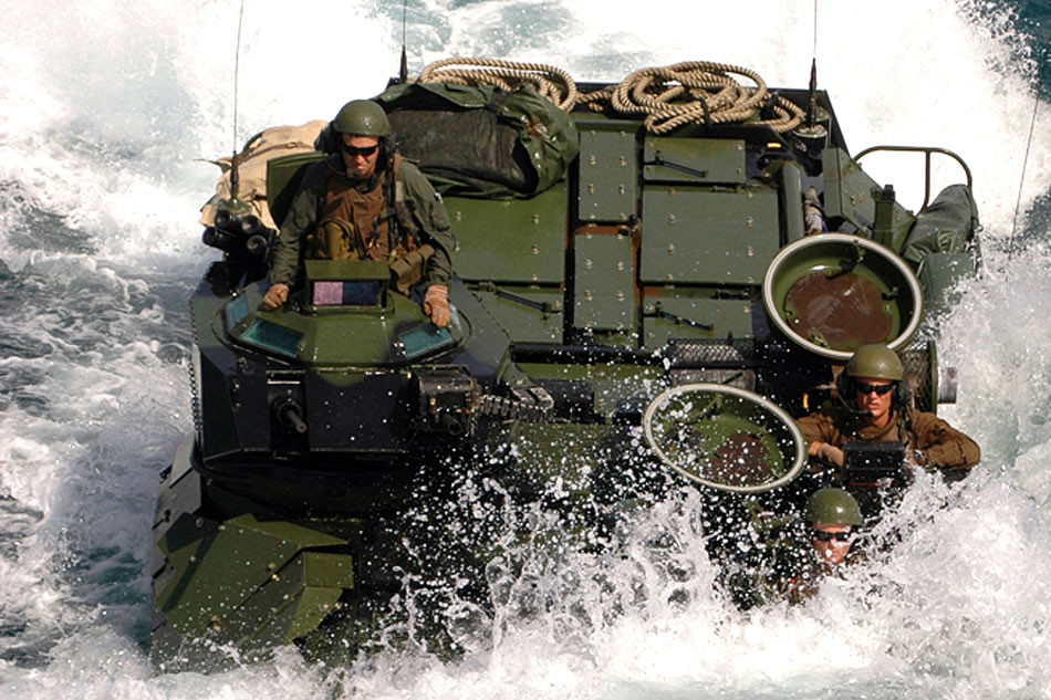 Được biết, tàu đổ bộ AAV-P7A1 được "trình làng" lần đầu tiên vào năm 1972 với tên ban đầu là LVTP-7. Ảnh: globalsecurity.org