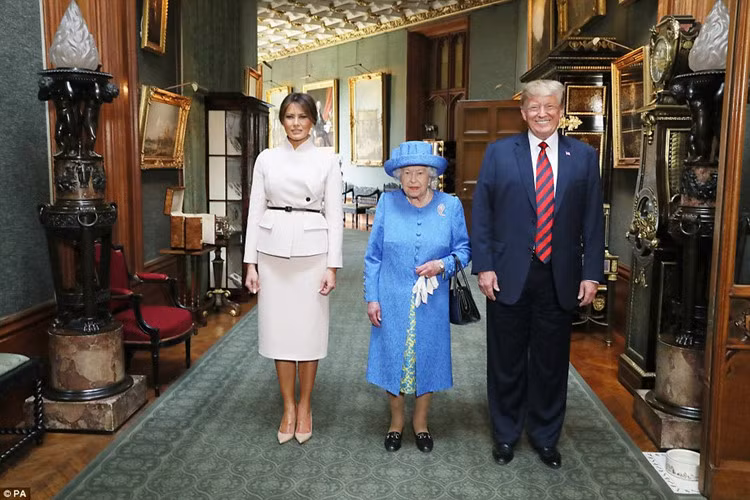 Nu hoang Elizabeth II va cuoc gap go voi 12 doi Tong thong My-Hinh-12