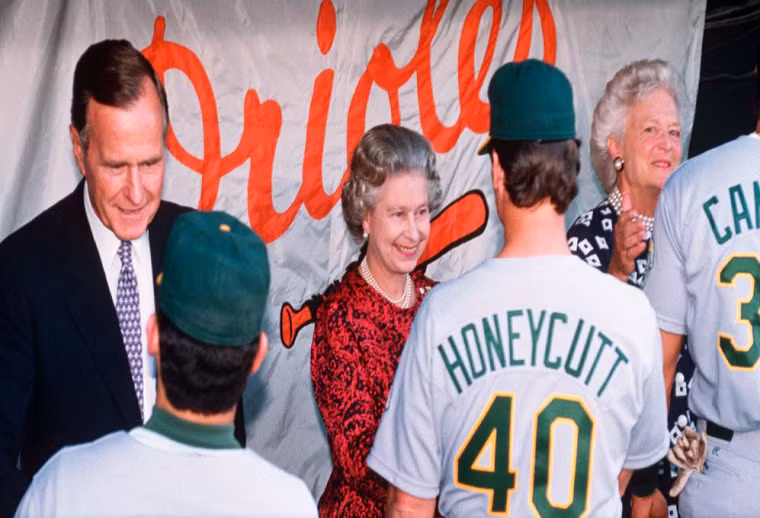 Nu hoang Elizabeth II va cuoc gap go voi 12 doi Tong thong My-Hinh-8