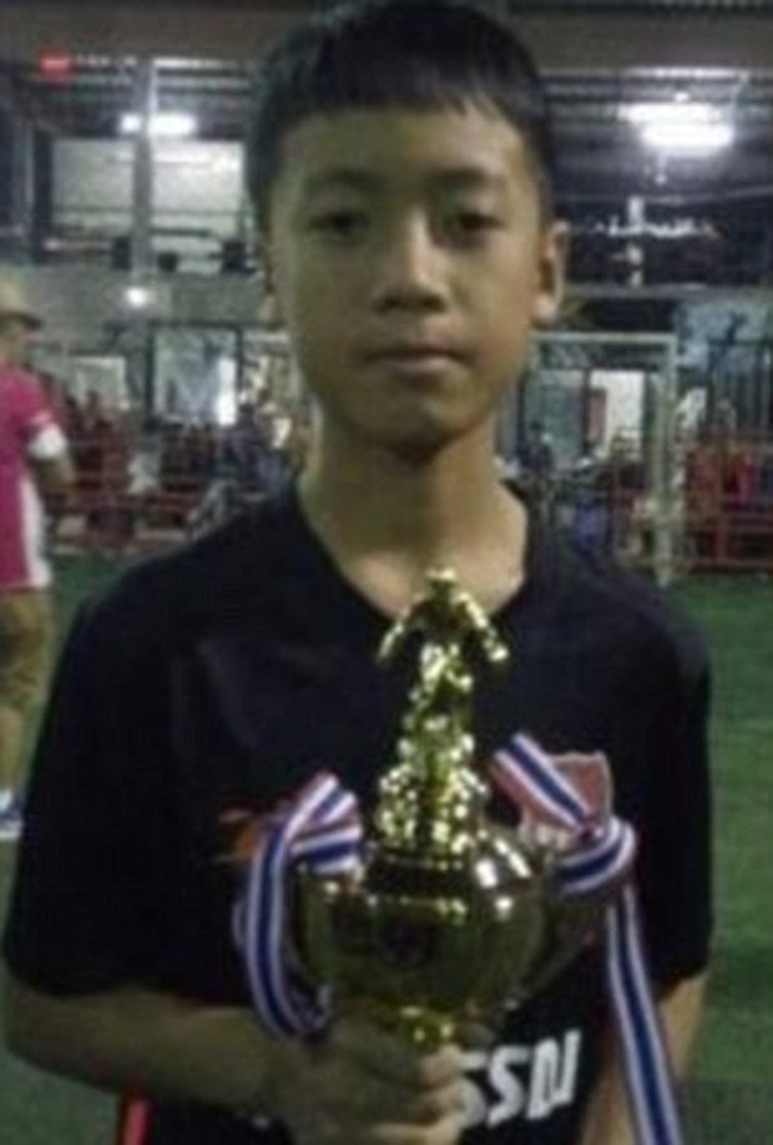 Sompong 'Pong' Jaiwong yêu thích đội Liverpool - Ảnh: Mail Online