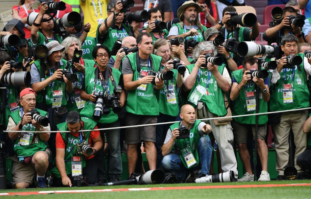 Rất đông phóng viên ảnh có mặt để theo dõi trận đấu giữa đội tuyển Bồ Đào Nha và Ma-rốc trong vòng bảng World Cup 2018. Rất đông phóng viên ảnh có mặt để theo dõi trận đấu giữa đội tuyển Bồ Đào Nha và Ma-rốc trong vòng bảng World Cup 2018.