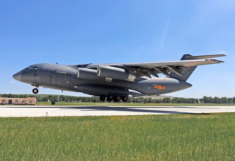 Được biết, Y-20 là máy bay vận tải quân sự mới nhất của Trung Quốc, có trọng lượng là 110 tấn. Đây cũng là loại máy bay vận tải hạng nặng đầu tiên do các kỹ sư Trung Quốc thiết kế chế tạo. Ảnh: militaryfactory.com