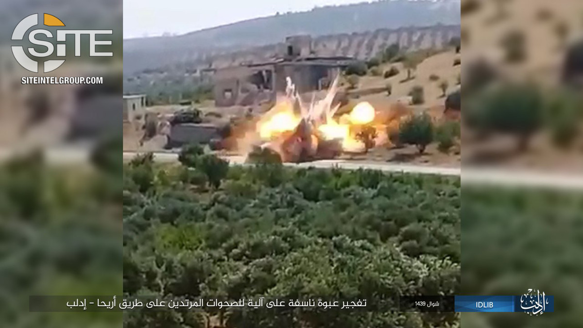 “Nhiều tay súng khủng bố bỏ mạng và các căn cứ của chúng bị phá hủy trong đợt oanh kích vừa qua của lực lượng chính phủ Damascus”, nguồn tin cho hay. Ảnh: SITE.