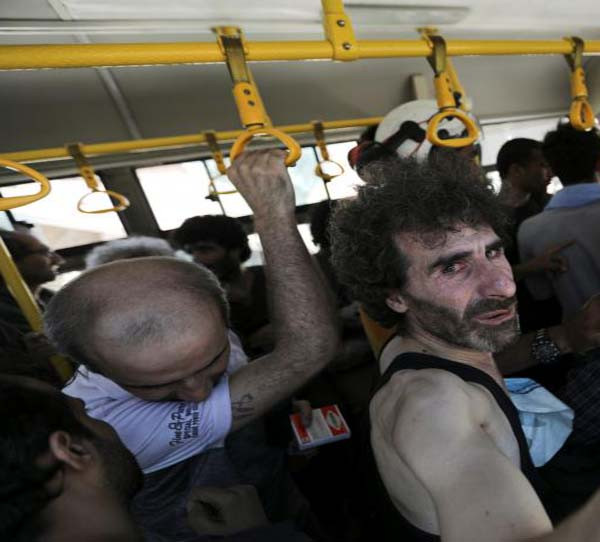 Cũng theo thỏa thuận đạt được, Chính phủ Syria đã phóng thích hàng trăm tay súng phiến quân mà binh sĩ nước này bắt giữ trước đó.