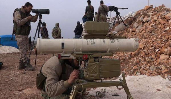 “Các chiến binh người Kurd đã tấn công đơn vị Quân đội Thổ Nhĩ Kỳ ở làng Baseleh, vùng Shera, khiến 8 binh sĩ Thổ Nhĩ Kỳ thiệt mạng, trong đó có hai vị chỉ huy. Ngoài ra, một binh sĩ Ankara thiệt mạng và một bị thương khi quả bom phát nổ trong xe quân sự của họ ở làng Kimara”, nguồn tin cho hay. Ảnh: FNA.