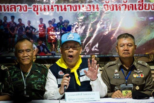 Theo trang Nation, ông Narongsak có tới 4 bằng cử nhân. Năm 1985, ông tốt nghiệp Đại học Kasetsart với tấm bằng cử nhân kỹ thuật (dân sự). Tiếp đến, ông đã nhận được các bằng cử nhân luật, cử nhân công nghệ và cử nhân hành chính công từ Đại học Mở Sukhothai Thammathirat. Ảnh: Bangkok Post.