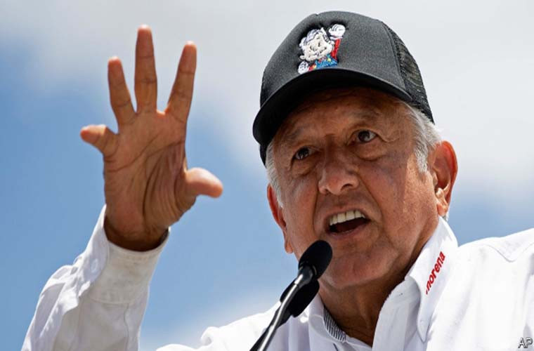 Năm 2000, ông được bầu làm thị trưởng Thành phố Mexico. Đến tháng 7/2005, ông López Obrador từ chức thị trưởng Thành phố Mexico để tham gia tranh cử Tổng thống Mexico cho kỳ tổng tuyển cử năm 2006 với tư cách là đại diện cho Liên minh Tốt cho Tất cả. Tuy nhiên, ông đã không giành chiến thắng trong cuộc bầu cử lần này. Ảnh: economist.com