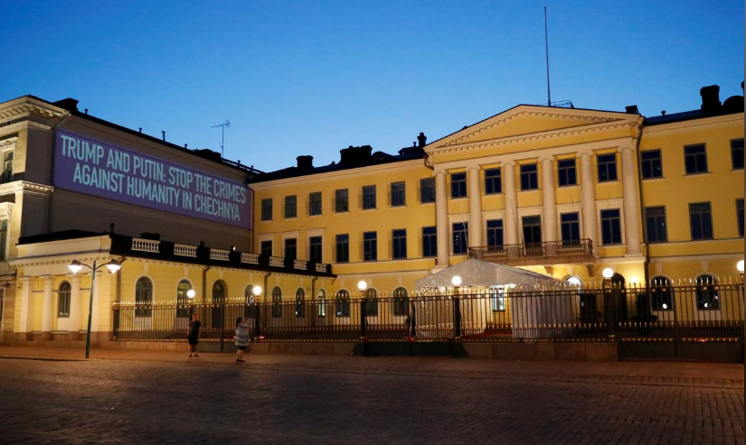 Trước đó, theo lịch trình được Nhà Trắng công bố, Tổng thống Trump và người đồng cấp Nga Vladimir Putin sẽ bắt đầu cuộc gặp trực tiếp vào lúc 13h20 (giờ địa phương, tức 17h20 giờ Hà Nội). Ảnh: Reuters.