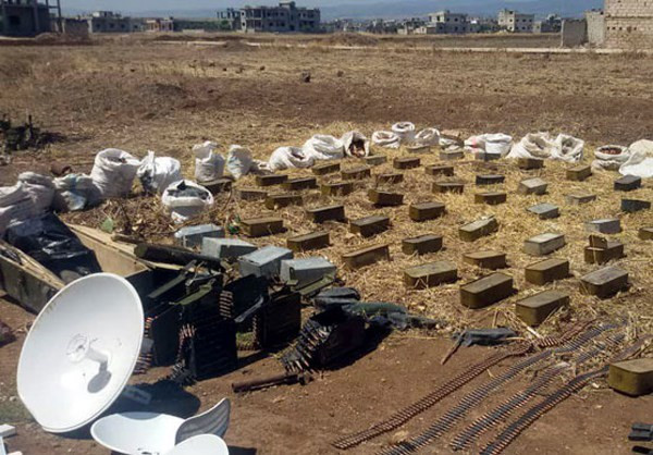 Được biết, trong số vũ khí này có nhiều khẩu súng trường tấn công, súng trường bắn tỉa, súng máy và các hộp đạn dược,...Ảnh: FNA.