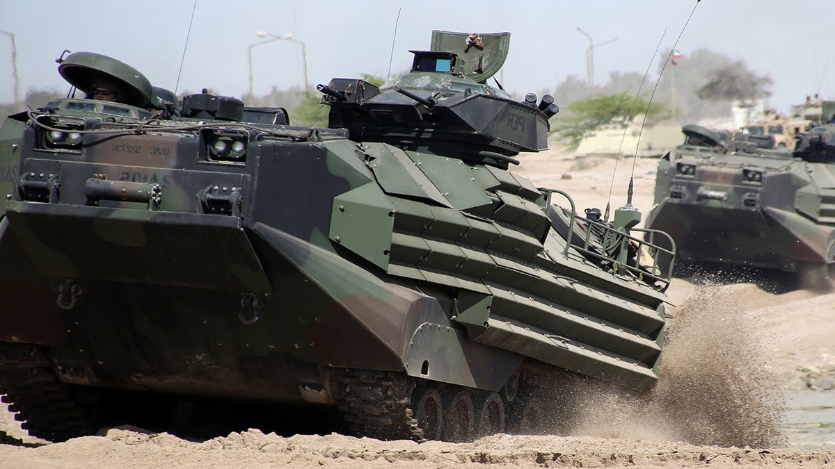 Vũ khí chính của AAV-P7A1 là một tháp pháo trang bị súng phóng lựu tự động Mk 19 40 mm và vũ khí thứ hai là súng máy 12.7mm M2HB. Ảnh: Wikipedia.