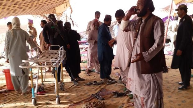 Quan chức tỉnh Baluchistan cho hay, tính đến thời điểm hiện tại tổng số người thiệt mạng đã tăng lên đến 132 người và hơn 150 người khác bị thương. Số thương vong có thể còn gia tăng. Ảnh: Getty Images.