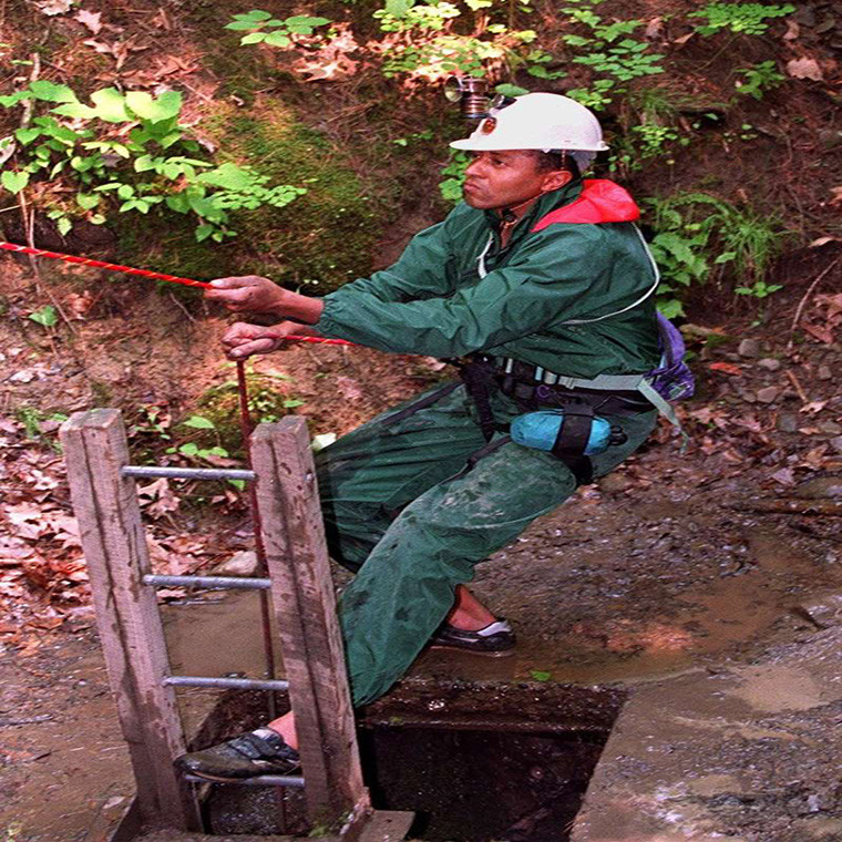 Nhung vu mac ket trong hang dong van song sot ky dieu-Hinh-2