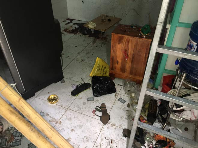 Nhà trọ hai cô gái bị thanh niên dùng súng bắn, đâm.