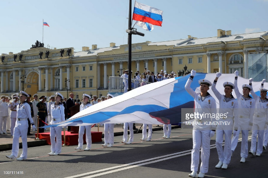Trước đó, ngày 28/7, Hải quân Nga đã tiến hành buổi tổng duyệt quy mô lớn, huy động nhiều tàu chiến, máy bay cánh và trực thăng để chuẩn bị cho sự kiện này. Ảnh: Getty.
