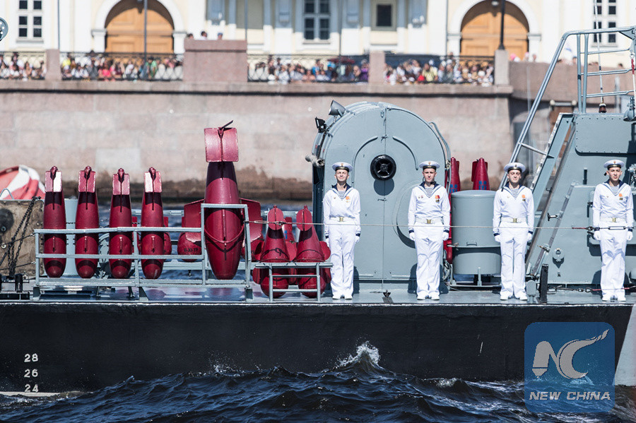 Tổng thống Putin khẳng định Nga sẽ tiếp tục phát triển lực lượng Hải quân của nước này cũng như nâng cấp trang thiết bị cho họ. Ảnh: THX.