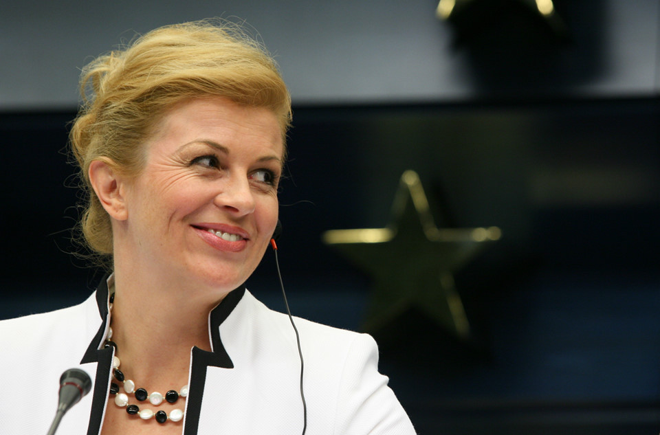 Tổng thống Croatia có thể nói được tiếng Croatia, Anh, Tây Ban Nha, Bồ Đào Nha và biết qua tiếng Đức, Pháp, Italy.