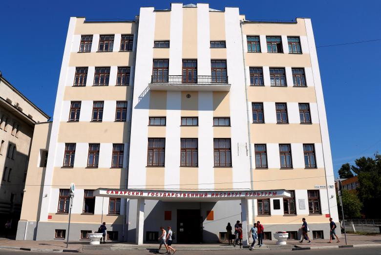 Boongke nằm phía dưới tòa nhà này. Mời độc giả xem thêm video: Bảo tàng đồ cũ thời Liên Xô (Nguồn: VTC14)