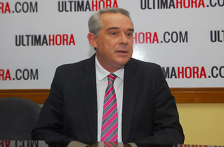 Bo truong Paraguay thiet mang trong vu roi may bay la ai?-Hinh-4