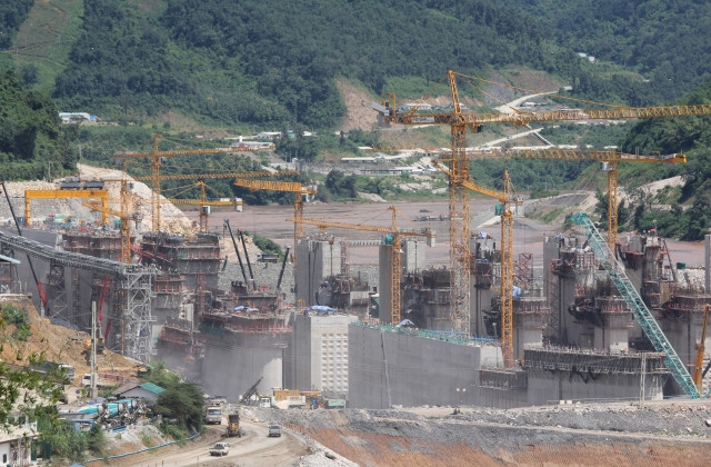 Được biết, một ngày trước khi con đập bị vỡ, hôm 22/7, Công ty Hàn Quốc tham gia dự án phức hợp đập thủy điện Xe Pien-Xe Namnoy này đã phát hiện vết nứt trên đập phụ. Ảnh: PNPC.