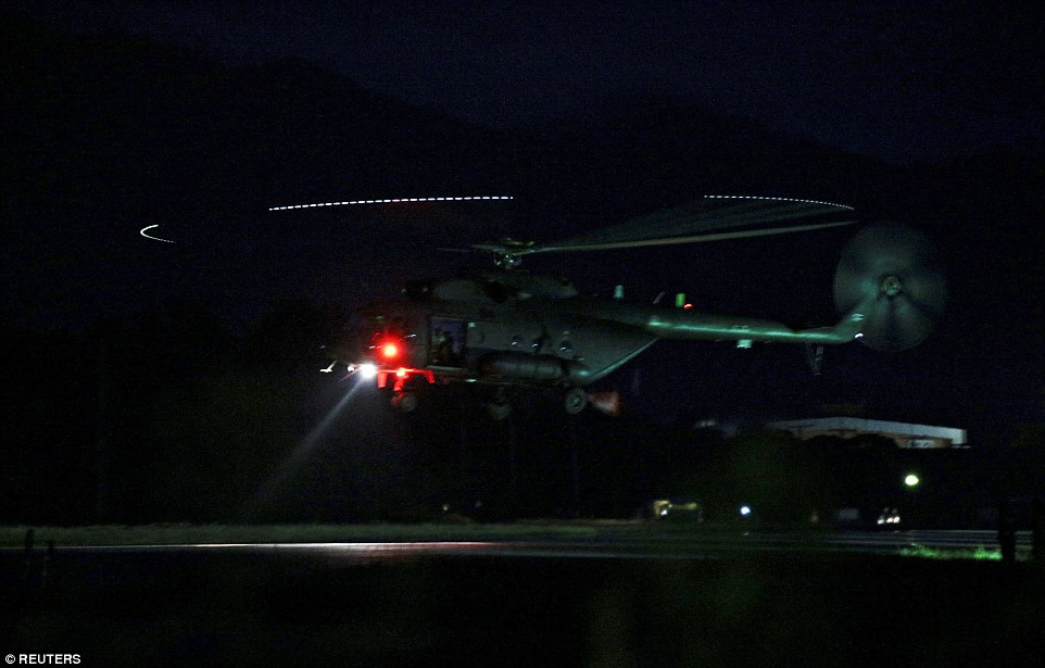 Trực thăng cất cánh tới bệnh viện ở tỉnh Chiang Rai. Ảnh: Reuters.