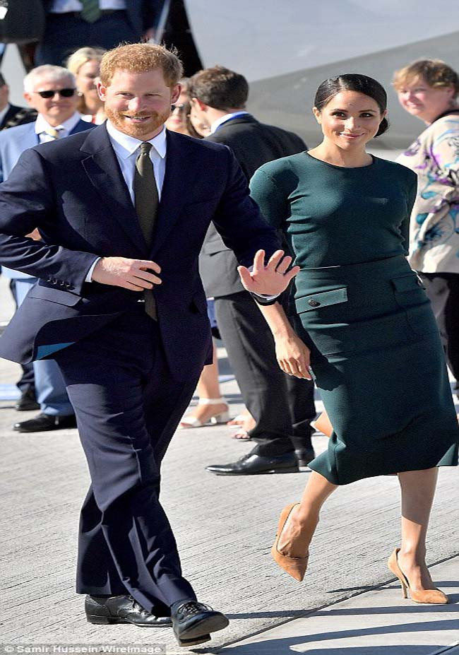 Cặp đôi Hoàng gia Anh bay tới Ireland từ London bằng phi cơ riêng sau khi tham dự sự kiện kỷ niệm 100 năm Không quân Hoàng gia Anh.