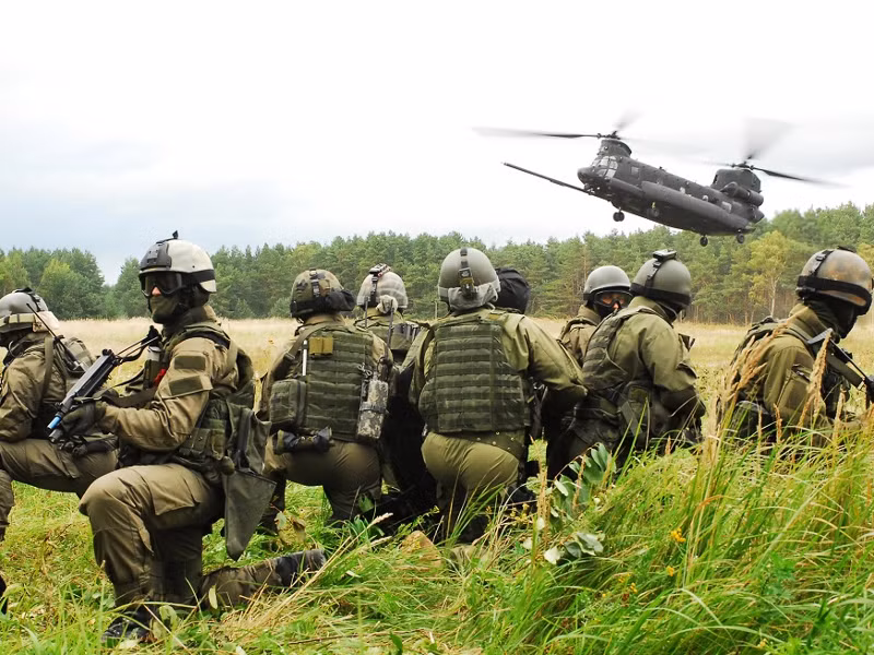 Được biết, Boeing MH-47G là biến thể đặc biệt của CH-47 Chinook, một loại trực thăng vận tải hạng nặng đa năng 2 động cơ. Ảnh: Airforce Technology