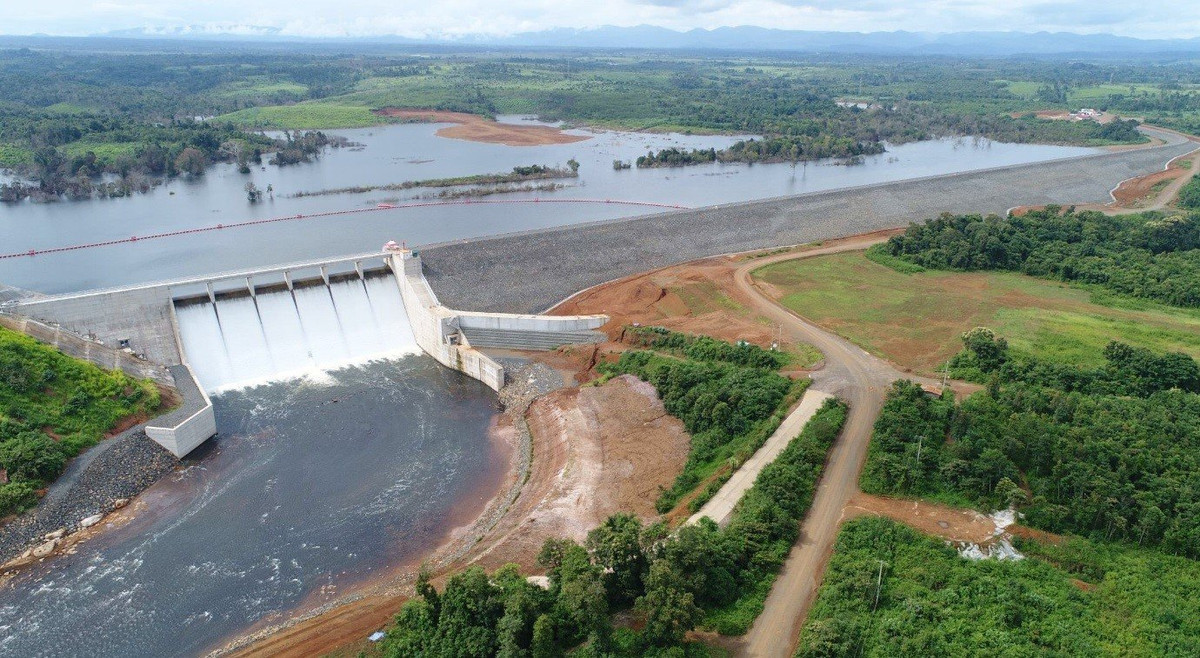 Theo dự kiến, sau khi hoàn thiện và đi vào hoạt động năm 2019, đập Xe Pian-Xe Namnoy sẽ có công suất 410MW và có thể sản xuất khối lượng điện vào khoảng 1.860 Gigawatt giờ mỗi năm. Ảnh: Tractebel.