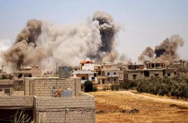 “Một chiến binh IS đã tiến hành vụ đánh bom xe liều chết nhằm vào nhóm binh sĩ Syria ở thị trấn mà lực lượng chính phủ Damascus mới giành lại quyền kiểm soát trong thời gian gần đây”, nguồn tin cho hay. Ảnh: TRT World.