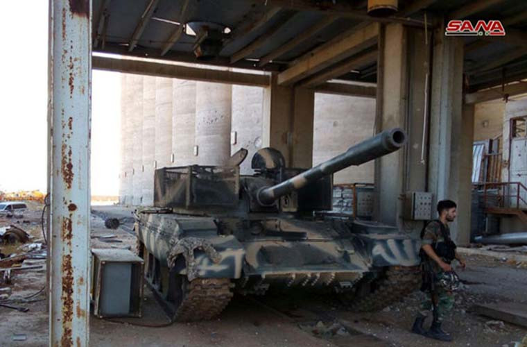 “Các binh sĩ Syria đã tiến hành chiến dịch quân sự quy mô lớn ở Tây Daraa và giành lại quyền kiểm soát thêm nhiều vùng đất dọc biên giới với Jordan dẫn đến Zeizoun, thị trấn al-Hayt phía tây bắc thành phố Daraa”, nguồn tin cho hay. Ảnh: SANA.