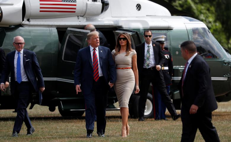 Ngay sau khi đến Anh, Tổng thống Trump và phu nhân Melania tới tòa nhà Winfield House, nơi ở của Đại sứ quán Mỹ tại thủ đô London. Ảnh: Reuters.
