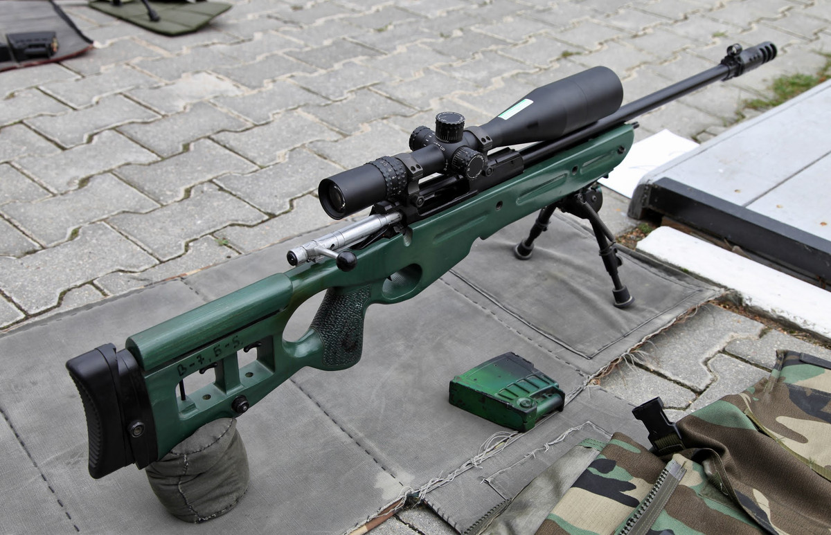 SV-98, do Vladimir Stronskiy thiết kế, được trang bị cho các binh sĩ Quân đội Nga từ năm 1998 và hiện nay vẫn được tin dùng. Ảnh: survincity.com.