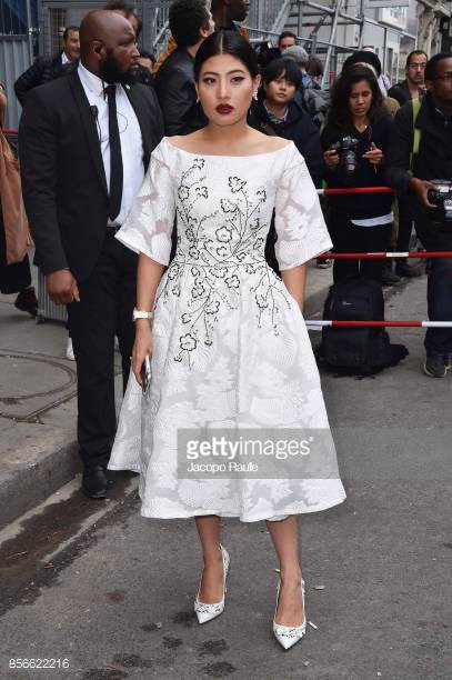 Vào năm 2009, công chúa Sirivannavari Nariratana được tạp chí Fobes xếp vào vị trí thứ 16 trong danh sách 20 nhân vật hoàng tộc trẻ tuổi được quan tâm nhất hành tinh. Vào năm 2009, công chúa Sirivannavari Nariratana được tạp chí Fobes xếp vào vị trí thứ 16 trong danh sách 20 nhân vật hoàng tộc trẻ tuổi được quan tâm nhất hành tinh.