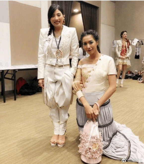 Công chúa Sirivannavari Nariratana rất được người dân Thái ngưỡng mộ bởi vừa xuất thân quyền quý, giàu có lại tài năng. Không chỉ sở hữu khối tài sản đồ sộ lên tới hàng tỉ đô la, công chúa Sirivannavari Nariratana còn có một thương hiệu riêng từng được trình diễn tại các tuần lễ thời trang lớn trên thế giới.